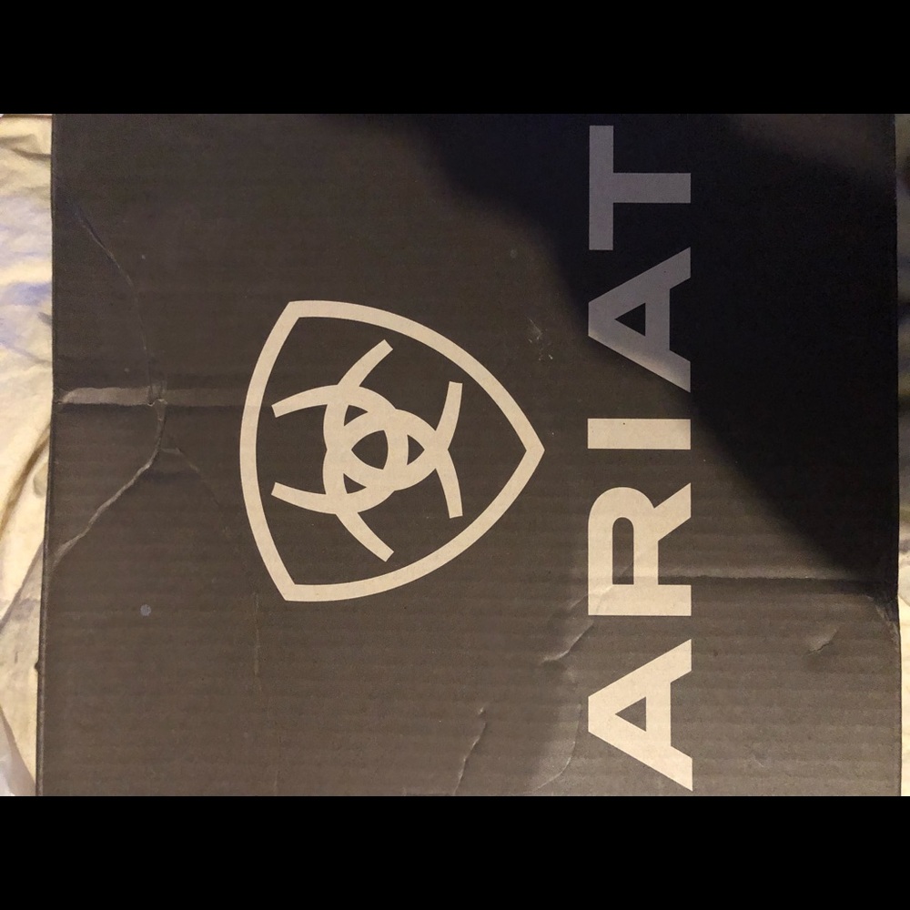 Women’s Ariat cowboy boots - Picture 3 of 6